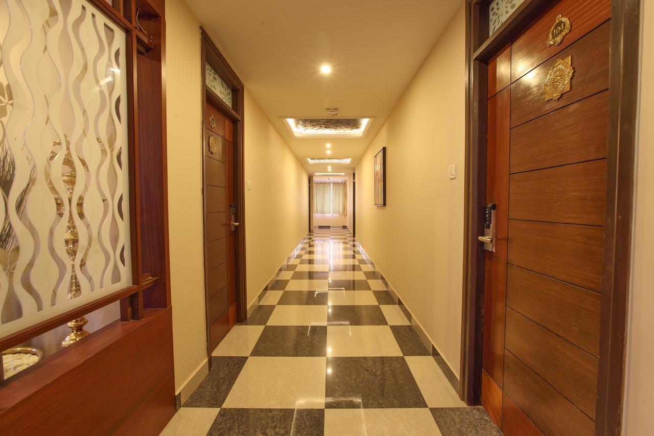 Hotel Venkadaramana Tower - Friendliness & Cleanliness Room Кумбаконам Екстер'єр фото