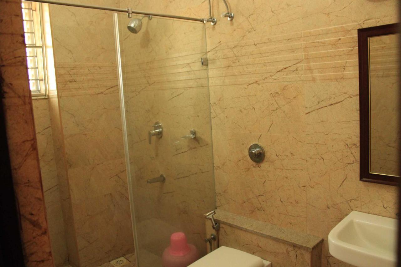 Hotel Venkadaramana Tower - Friendliness & Cleanliness Room Кумбаконам Екстер'єр фото